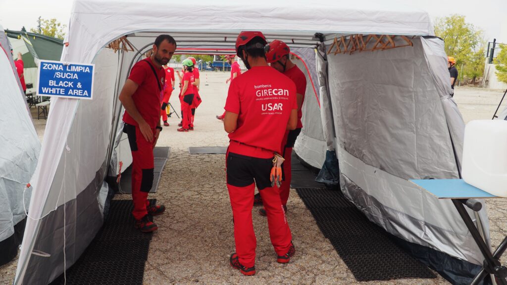 Montaje de la Base de Operaciones del equipo USAR Bomberos Girecan