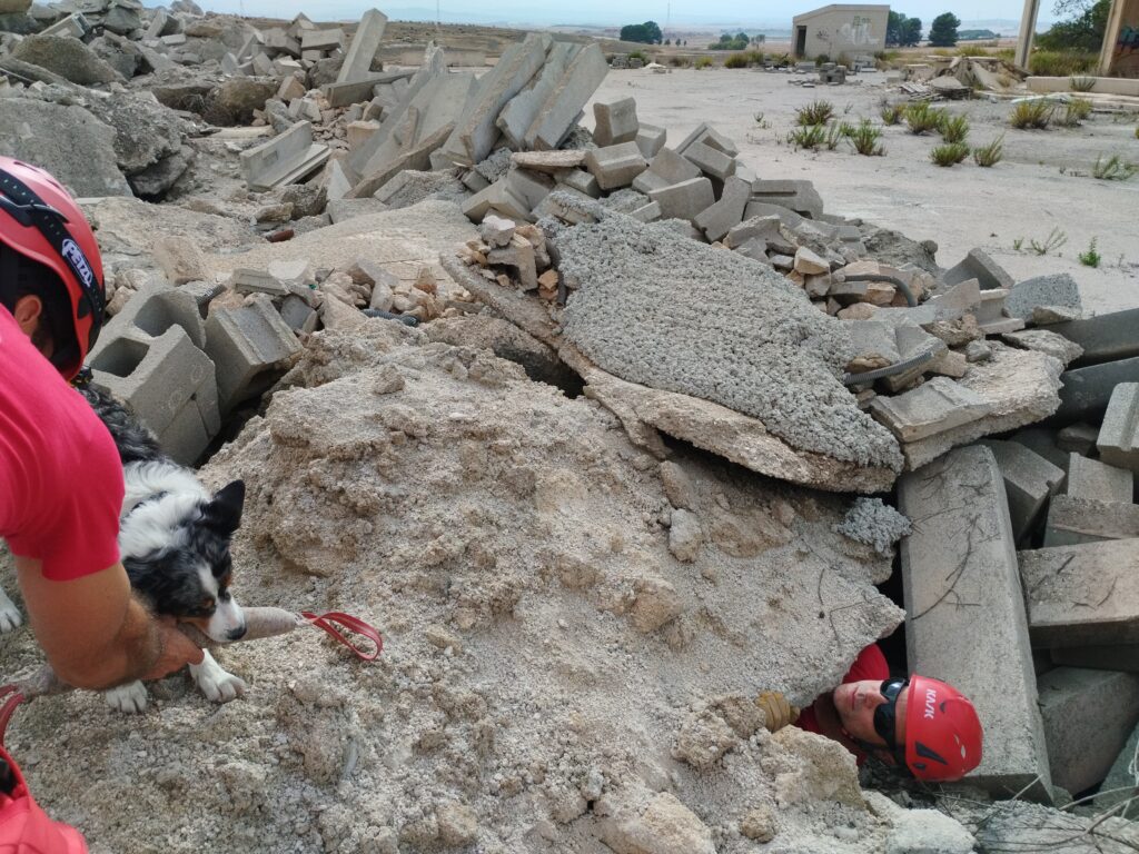 Entreno unidad canina.Adrián, Unah y Jaume