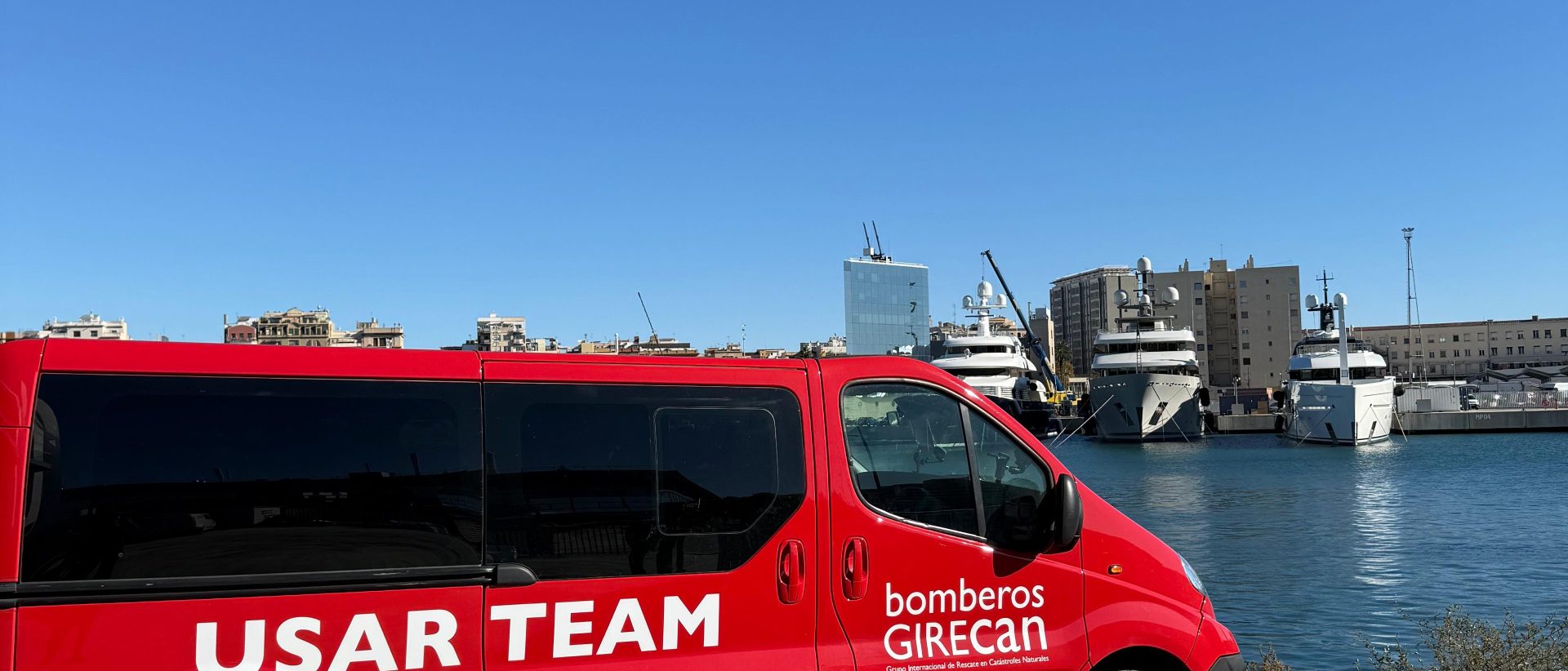 Furg&oacute;n Bomberos GIRECAN en el Puerto de Barcelona.
