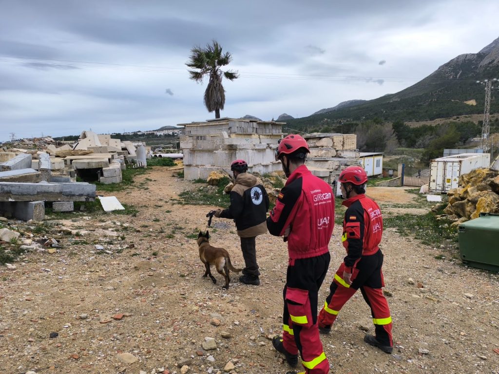 evaluaci&oacute;n operatividad binomios K9 Bomberos GIRECAN