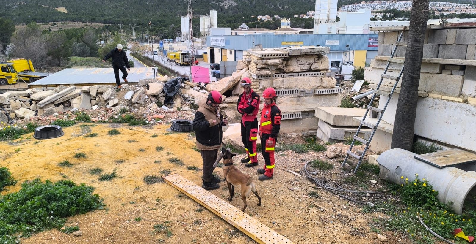 evaluaci&oacute;n operatividad binomios K9 Bomberos GIRECAN