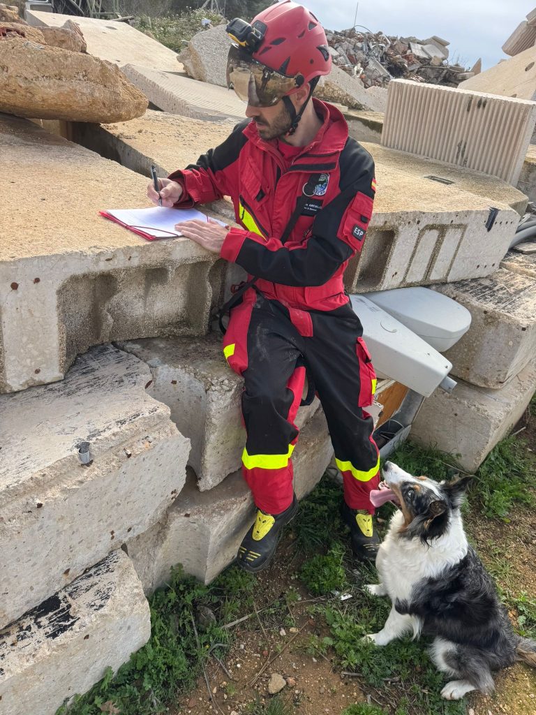 evaluaci&oacute;n operatividad binomios K9 Bomberos GIRECAN