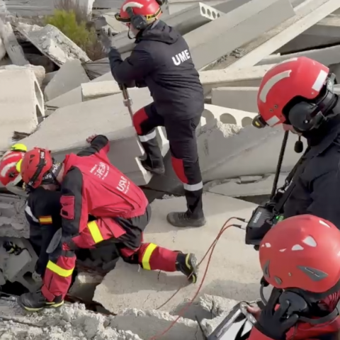 Ejercicio de b&uacute;squeda t&eacute;cnica USAR con la Unidad Militar de Emergencias